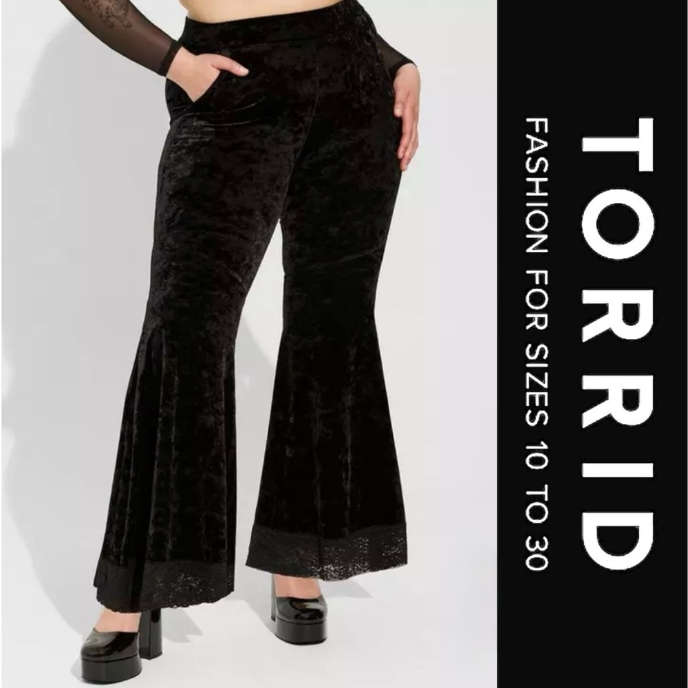 Torrid Full Length Velvet Pants 2
Flare Lace Trim Pocket Legging 18 20